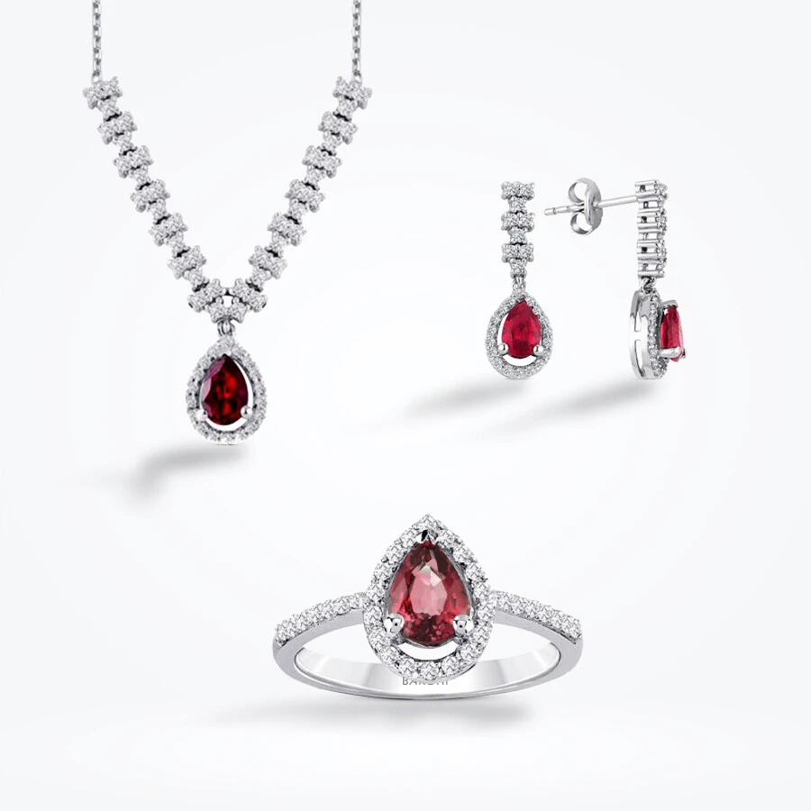 4.09 Karat Pırlanta Damla Yakut Set