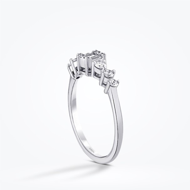0.32 Karat Pırlanta Yanları Taşlı Baget Yüzük - Baroni Diamond (1)