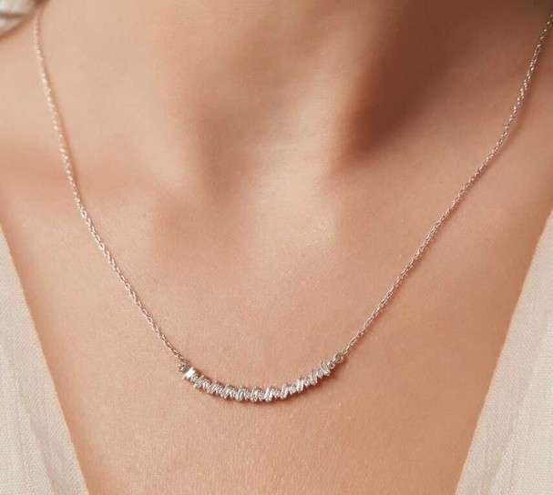 0.26 Karat Pırlanta Baget Kolye - Baroni Diamond